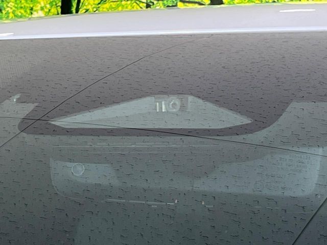 【トヨタセーフティセンス】走行中に前方の車両等を認識し、衝突しそうな時は警報とブレーキで衝突回避と被害軽減をアシスト。より安全にドライブをお楽しみいただけます。