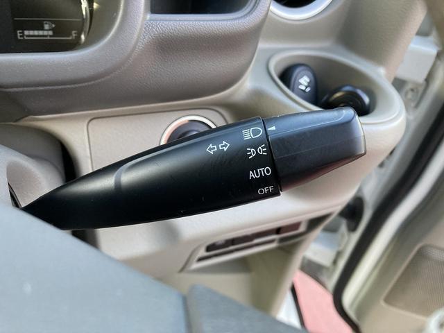 ［キーレスプッシュスタートシステム］リモコンキーが車内にある状態でブレーキを踏みながらボタンを押すだけで、エンジンのスタートが出来ます！