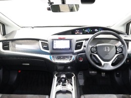 操作性に優れた運転席となります！小物入れや各ボタンの配置にこだわり、使いやすいです！座り心地もよく視認性も良好なのでロングドライブもお任せ下さい！