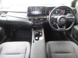 ご納車後も安心なプレミアム保証をご提案いたします。ナビや電装品、エアコンなども含めた600項目の充実した保証内容と安心のロードサービス付帯でサポートいたします。詳細はお尋ねください。