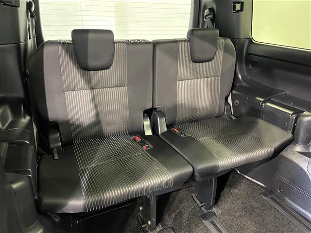 【3列目シート】店舗にて現車の確認も頂けますので、お電話で在庫をご確認の上是非、ご来店くださいませ！！！後席モニター/フリップダウンモニターの取付も承っております♪