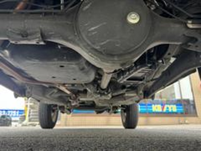 当社で整備の車両には4ヶ月の消耗品も含む無料保証と最長5年走行無制限の延長保証をオプションでご用意☆遠方のお客様はお近くのディーラーさんにて保証修理をお受け出来ます☆