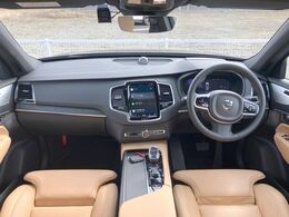 XC90【B5AWDアルティメット】入庫しました！グーグルマップを搭載し上位モデルならでは！快適装備満載の車となっております♪ぜひご覧くださいませ！