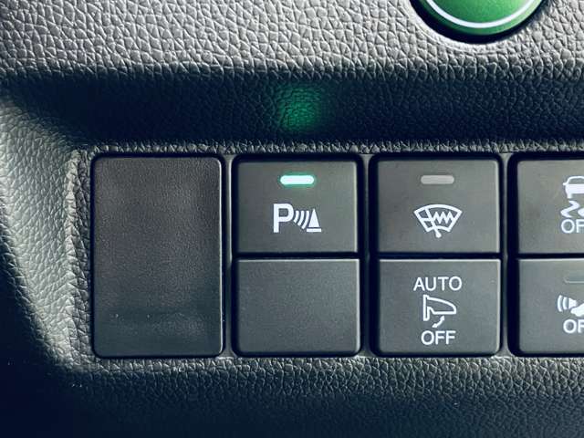 「障害物センサー」　車にぶつかりそうなものがあると知らせてくれます！