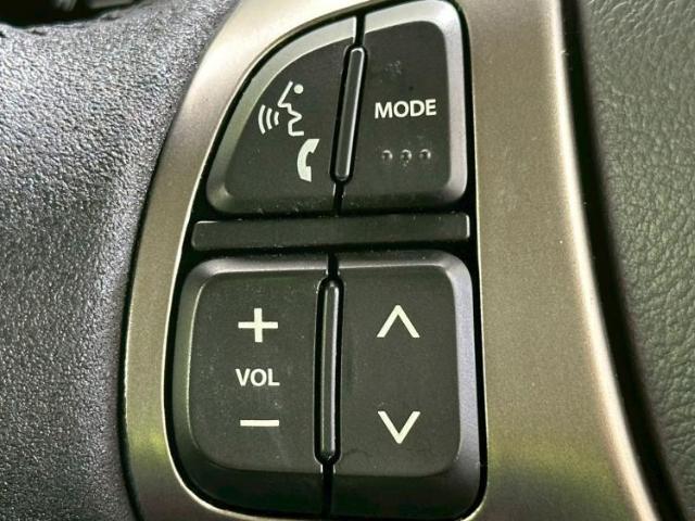 WECARSの展示場では実際に見て、触ってお車をお選びいただけます！知識の豊富な営業スタッフが様々なカーライフをご提案いたします！