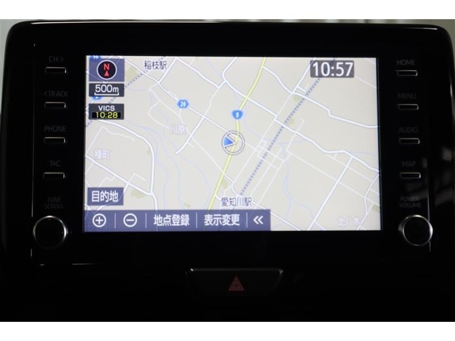 ナビ搭載で、家族で遠方へのドライブも道に迷わず安心！近くの飲食店やガソリンスタンドも探せて便利ですね♪