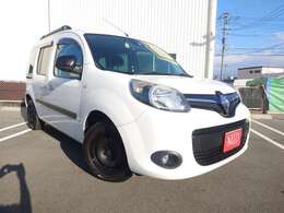 『MID』=中央・真中　常にお客様と車の真中・間にあるお店をモットーに毎日元気いっぱいで営業しております！！