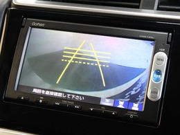 バックカメラが装備されており、後方の安全確認はもちろんのこと狭い場所での駐車や雨の日・夜間など視界の悪いコンディションでのストレスの軽減にもなります！