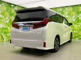 全国に店舗を展開しているのでどこでもお取り寄せが可能です！この車が気になるけど遠方だから・・・と諦める必要はありません！※別途陸送費が必要です。