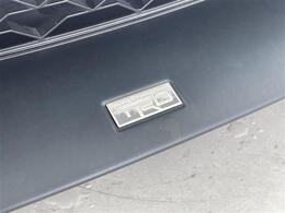 【TRDフロントスポイラー(LED付)、TRDリヤトランクスポイラー】