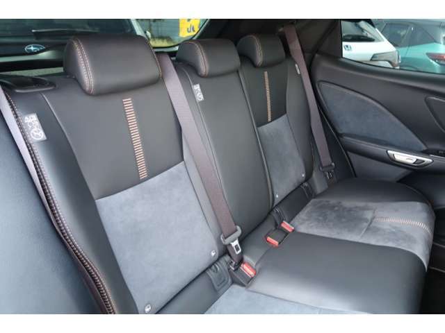 在庫車は店舗を移動している場合がございますので、御来店前に在庫の確認をして頂きます事をお勧めいたしております。