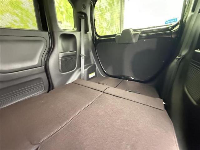 WECARSでは各商談席に大型モニターをご用意しております！見やすい大画面でゆったりと全国の在庫をご覧いただけます！是非ご来店お待ちしております！