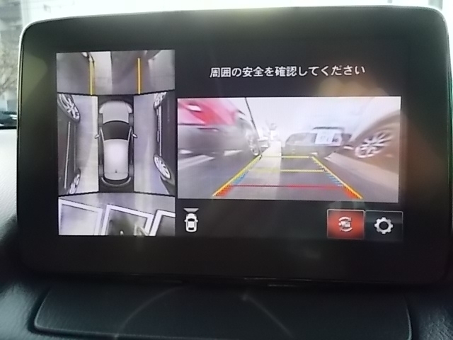 360度モニターは車の前後左右の確認ができ事故防止に役立ちます。
