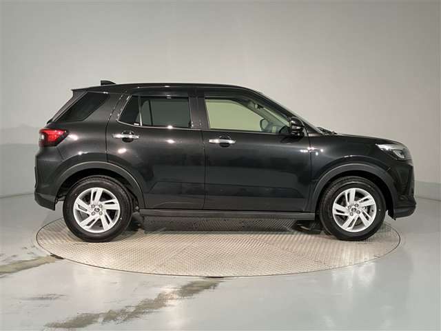 数ある販売店の中から、当店の展示車両をご覧頂きまして誠にありがとうございます。クレジット、残価販売、お客様に合った購入方法をご提案させていただきます。☆U-BASE相模042-783-1511　相模原ICすぐ