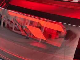 遠くまでしっかりと照らすライトの技術には定評があります。マトリクスLEDやダイナミックターンインディケータ等の技術をいち早く市場に投入してきました！