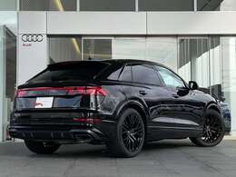 しっかり面が出ていることにより、どの角度から見ても破綻することのないデザインを実現しています。