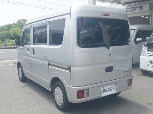 軽自動車から特殊、大型まで多彩な車種を扱っております。気になるお車やお探しのお車がございましたら、一度ご連絡ください。ホームページ　http：//www.jobcars.jp　TEL　072-852-