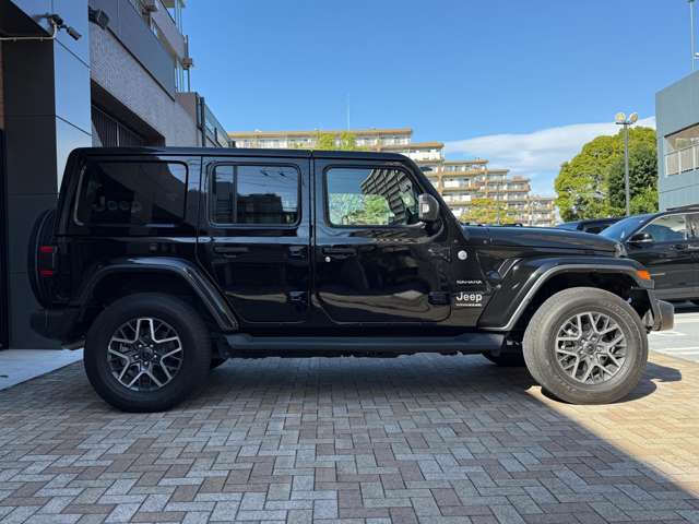 台形ホイールアーチもJeepの伝統の一つです。