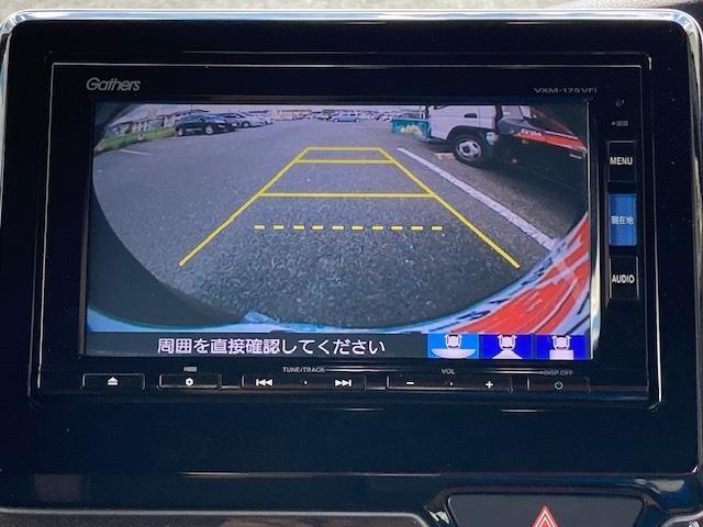 【バックモニター】後ろのカメラの映像がモニターに映し出されるので、後方の見えない死角や、障害物との距離感などもしっかり安全確認することができます！