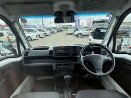 当社で整備の車両には4ヶ月の消耗品も含む無料保証と最長5年走行無制限の延長保証をオプションでご用意☆遠方のお客様はお近くのディーラーにて保証修理をお受けできます♪