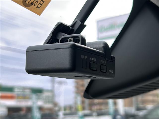 【　ドライブレコーダー　】運転中の記録を残します！事故などを起こした起こされた時の証拠を残します！
