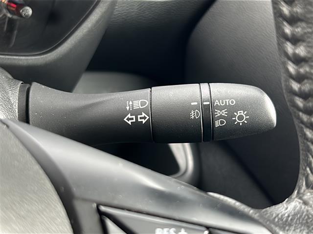 【　オートライト　】オートライトなのでライトの点け忘れを気にすることなく運転が出来ます♪