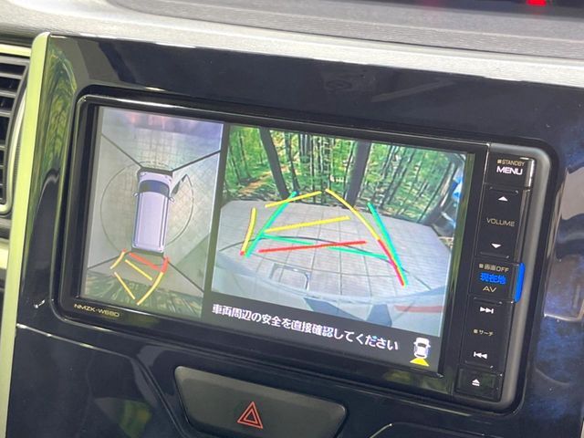 【パノラマモニター】専用のカメラにより、上から見下ろしたような視点で360度クルマの周囲を確認することができます☆死角部分も確認しやすく、狭い場所での切り返しや駐車もスムーズに行えます。