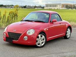 車両の品質管理は室内展示場を完備しておりますので、品質を保った状態の車両をご覧いただけます。