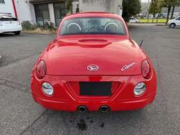 室内展示場を完備しておりますので、天候の悪い日でもゆっくりと車両をご覧下さい。