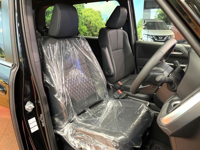 もちろん車内はキレイです♪よりクリーンな状態をキープしたいお客様には『ナノゾーンコート』がおすすめ！新型コロナウイルス対策や、除菌・消臭に効果を発揮し多くの方にご好評いただいております。