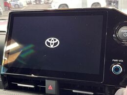 【10.5インチワイドナビ】高級感とインパクトのある大型ワイドナビを装備。各種オーディオ操作はもちろん、横長ワイド画面でのマップ2分割表示など、利便性も高いナビです♪
