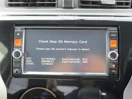 【ナビゲーション】メモリーナビ・フルセグTV・CD/DVD再生・Bluetooth対応でスマホの音楽が車内で聞けます♪別途8，000円で、走行中にもTVが映るようになり、ナビの操作も出来ますヨ♪