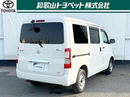 リフレッシュクリーニング「爽・快・車」施工！和歌ル山トヨペットの専門のスタッフが、独自の技術で一台一台丁寧に、内外装の清掃や除菌抗菌。下廻りやエンジンルームなど普段見えないところもキレイに仕上げます！
