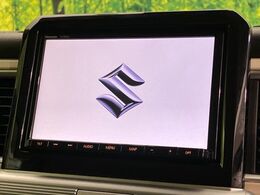【純正大画面ナビ】人気の大型8インチナビを装備。存在感のある大画面はインパクト大！ナビ利用時のマップ表示は見やすく、テレビやDVDは臨場感がアップ！いつものドライブがグッと楽しくなります♪