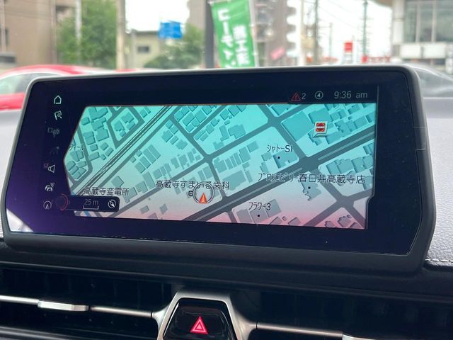 【メーカー純正ナビ】インテリアに溶け込むスタイリッシュな「専用設計」メーカーナビを装備♪視認性や操作性など基本性能にも優れ、より上質なカーライフをお楽しみいただけます。