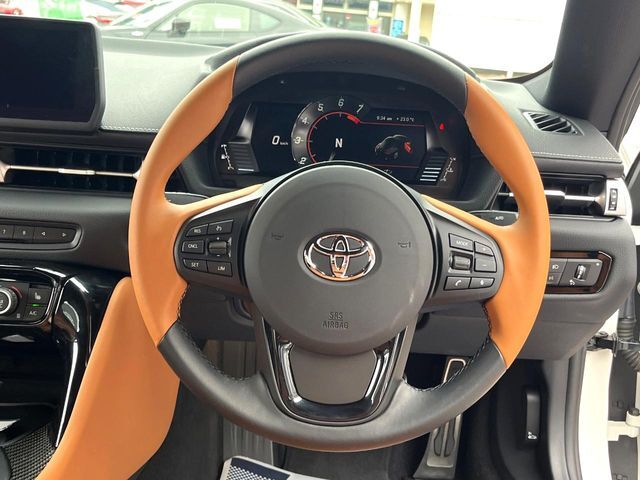 【純正革巻きステアリング】上質な革を使用することで、手にしっかり馴染みとても運転しやすいハンドルです♪