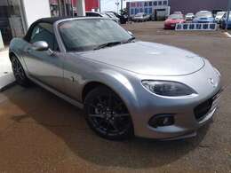 ☆6速MT☆純正ナビ☆フルセグTV☆Bluetooth☆黒本革シート☆ETC☆スマートキーx2☆前席シートヒーター☆ディスチャージヘッドライト☆ビルシュタインサス☆禁煙☆修復歴無☆走行2.2万Km！！