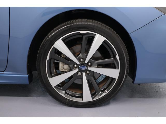 スバルの走りを足元から支える18インチアルミホイール。225/45R18
