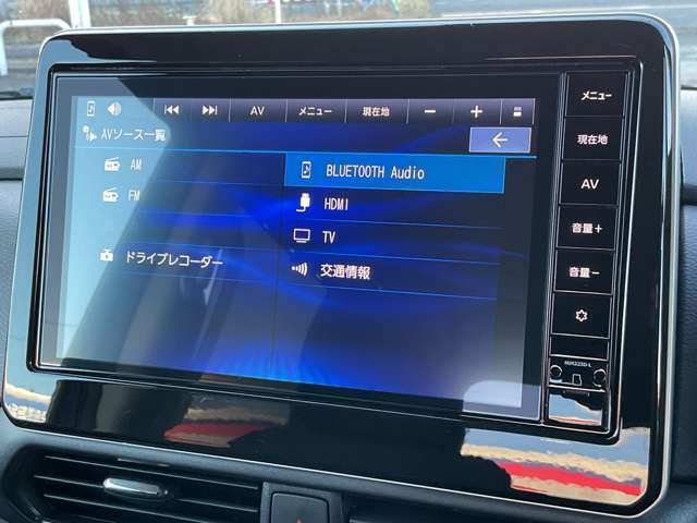 カーナビは、フルセグTV・HDMI接続、Bluetooth等対応です。※HDMI接続には別途配線が必要です。