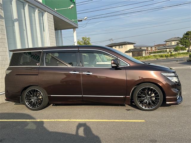 先に在庫が無くなってしまうこともございます。気になる車はまずはお問い合わせください！お車探しはガリバー11号丸亀店におまかせください！【無料通話】TEL：0120ー951ー329まで