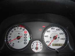 ★走行距離は91000km代でコンディションも良くオススメの1台です♪ポイント5鈴鹿店では走行管理システムを導入しておりますので走行不明車や改ざん車など紛らわしい展示車両は一切ございませんので安心♪
