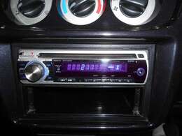 ★純正CDオーディオ付きです♪またポイント5鈴鹿店は点車検・板金修理などアフターサービスも充実しています♪詳細などお問い合わせはポイント5鈴鹿店フリーダイヤル　0078-6002-706736　をご利用下さい♪