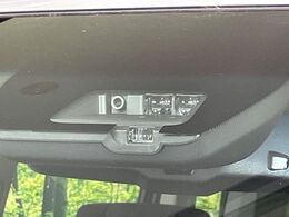 【三菱e-Assist】走行中に前方の車両等を認識し、衝突しそうな時は警報とブレーキで衝突回避と被害軽減をアシスト。より安全にドライブをお楽しみいただけます。