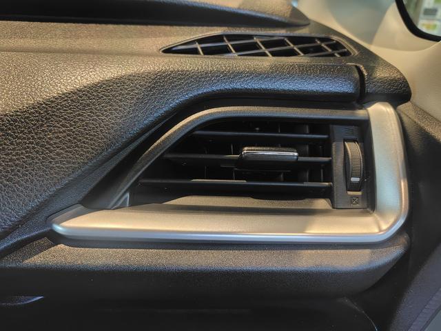 運転席のエアコン吹き出し口です。