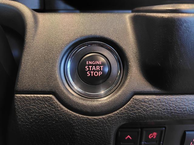 キーレスプッシュスタートシステム搭載でエンジン始動はこちらのスイッチでおこないます。