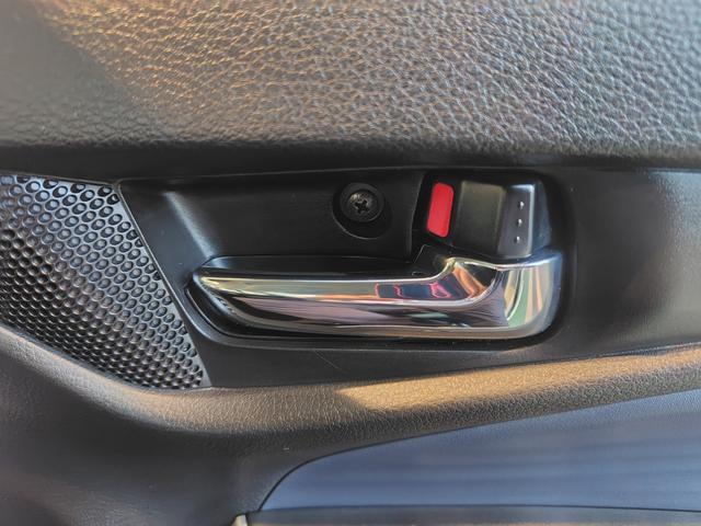 集中ドアロックシステム搭載で運転席からのロックが可能です。