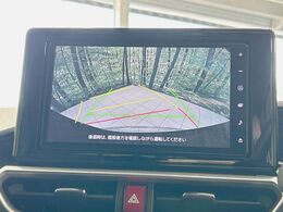 【バックカメラ】駐車時に後方がリアルタイム映像で確認できます。大型商業施設や立体駐車場での駐車時や、夜間のバック時に大活躍！運転スキルに関わらず、今や必須となった装備のひとつです！