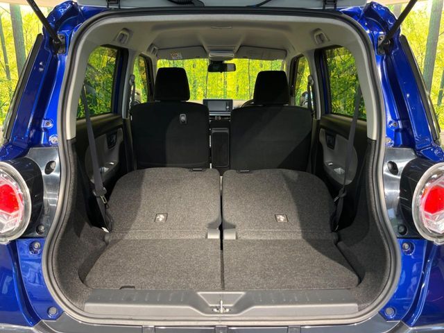 普段のお買い物や通勤、送迎等に十分な荷室スペースを確保しております。セカンドシートを倒すと、大きな荷物の積載も可能です♪