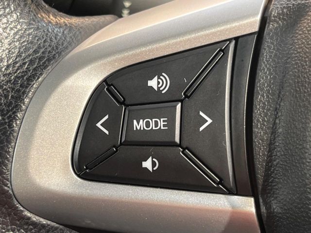 【ステアリングスイッチ】運転中、前方から目線をそらすことなく、オーディオ等の操作が可能な便利機能！安心＆快適なドライブを演出してくれます♪