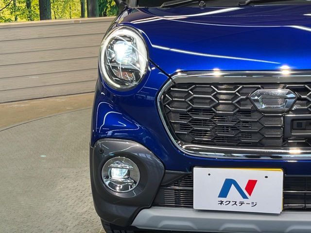 【LEDヘッドライト】悪天候や夜間走行時も良好な視界を確保し安心して運転できる高輝度LEDヘッドライトを装備！点灯速度が早く、消費電力も抑えられています。